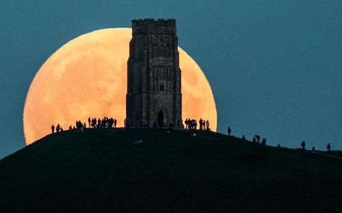 超级蓝血月的变化图,2018年1月31日超级蓝血月全食