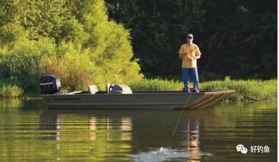 路亚软饵防挂底操作手法,新手路亚老是挂底怎么办