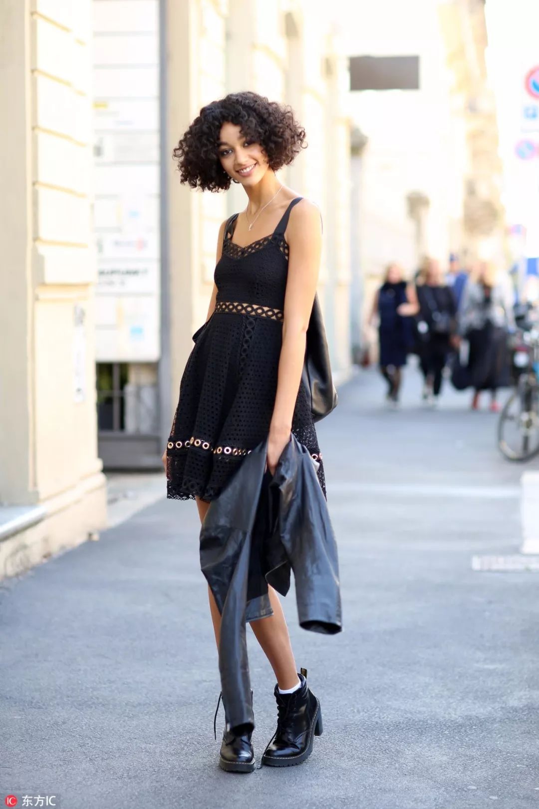 岁末趴体有点多，我该穿什么碾压全场？