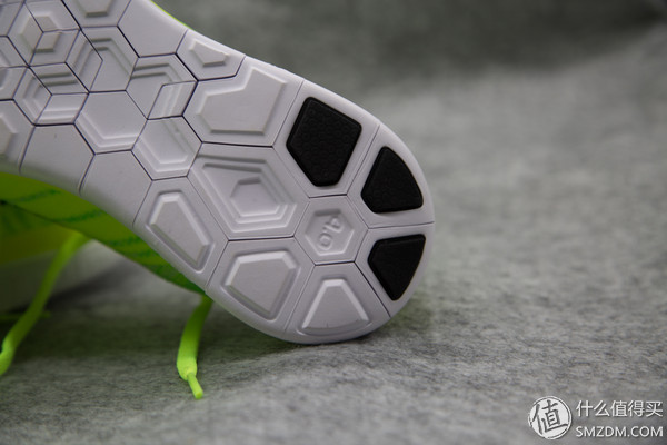 耐克骚粉篮球鞋400元以下,nike第二双鞋