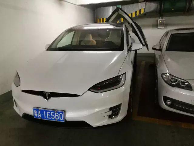小孩可以骑的特斯拉车,特斯拉modelx100d六座使用感受