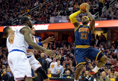 踢足球和打篮球哪个耗费的体力大,踢足球的和打篮球的哪个体力好