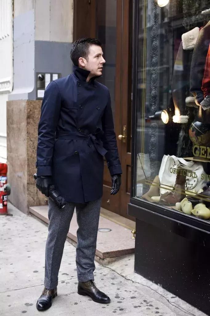 雨天皮鞋湿了怎么补救,皮鞋雨天进雨水后该怎么处理