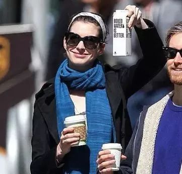 “100美元的矿泉水是什么味道？”“人民币的味道”