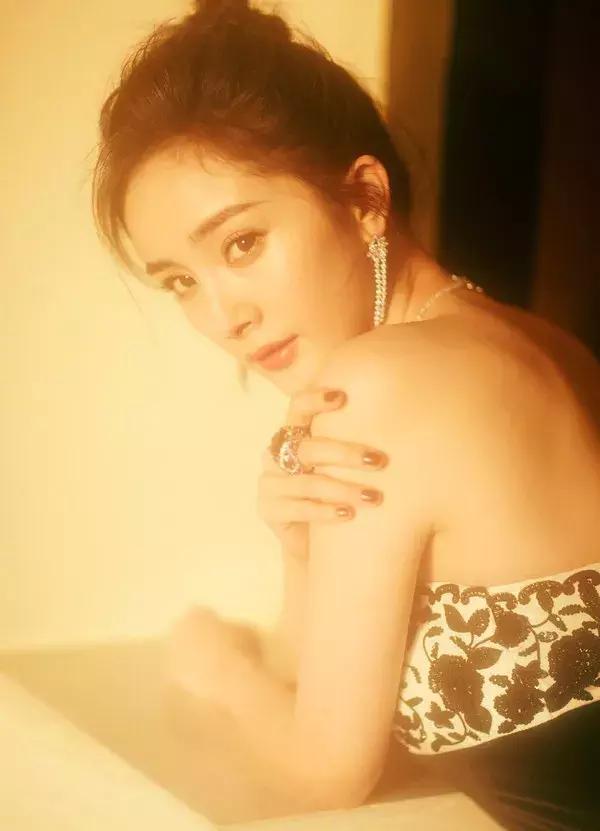 林允推荐的美妆博主有哪些,林允推荐的粉底