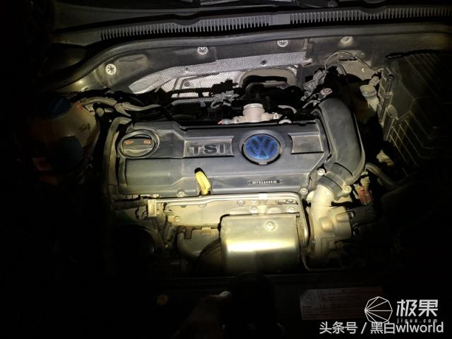 巴掌大的强光手电小钢炮,强光家用手电筒远射超亮