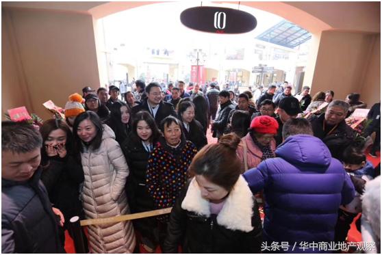 首创奥特莱斯武汉10月,首创奥特莱斯武汉一百元一件