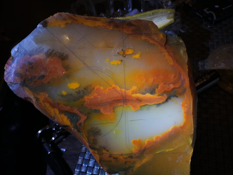 听我一句劝，把你浪费的钱买玉吧！不需十年，三年以后你回头来看