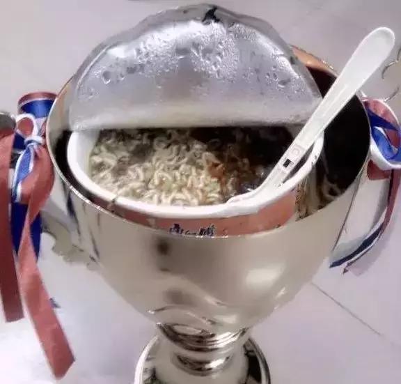 为什么电竞比赛这么受重视,为什么电竞选手不能吃牛肉面