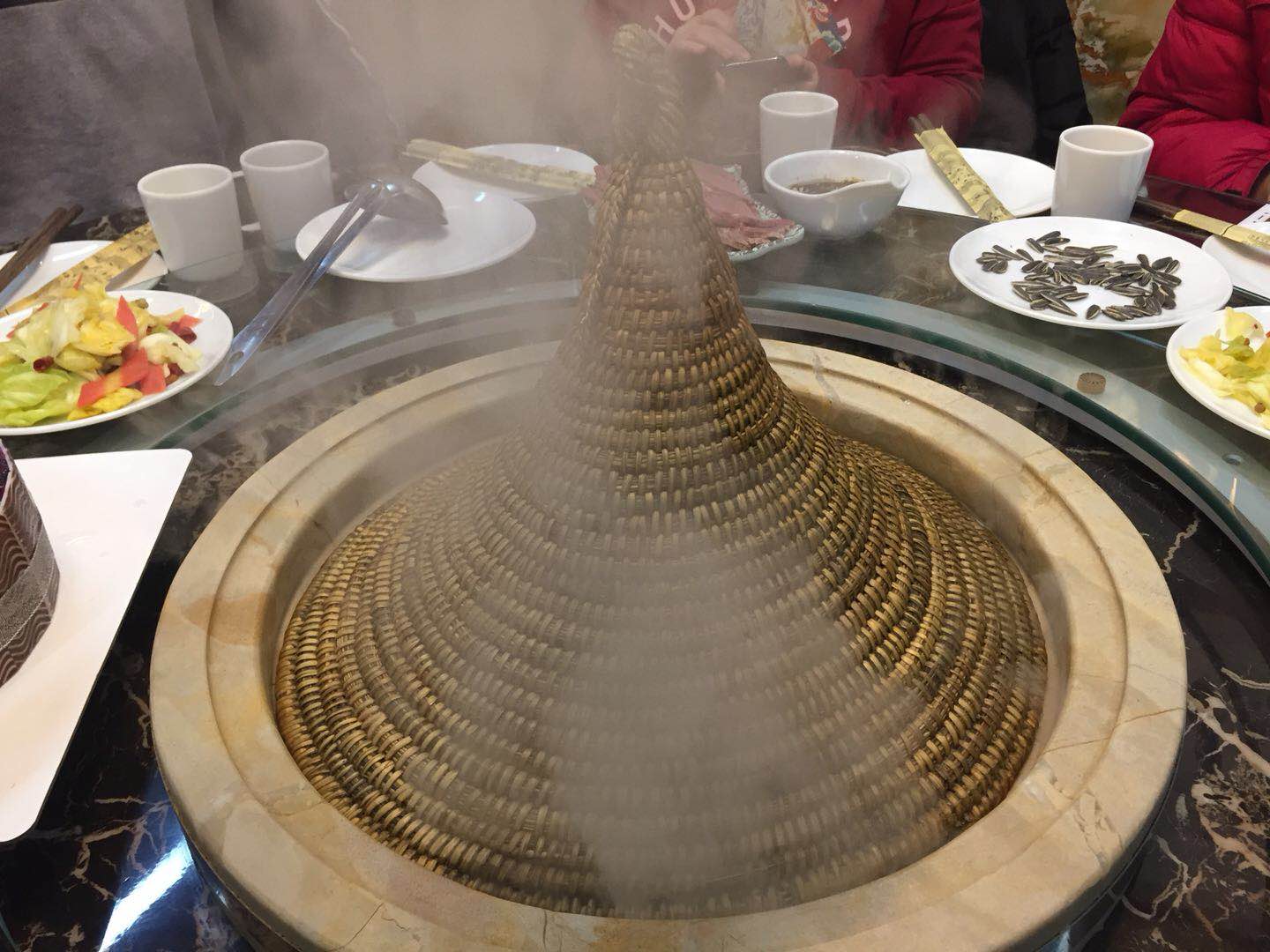 吃云南蒸汽石锅鱼,云南蒸汽石锅鱼美味中的精品