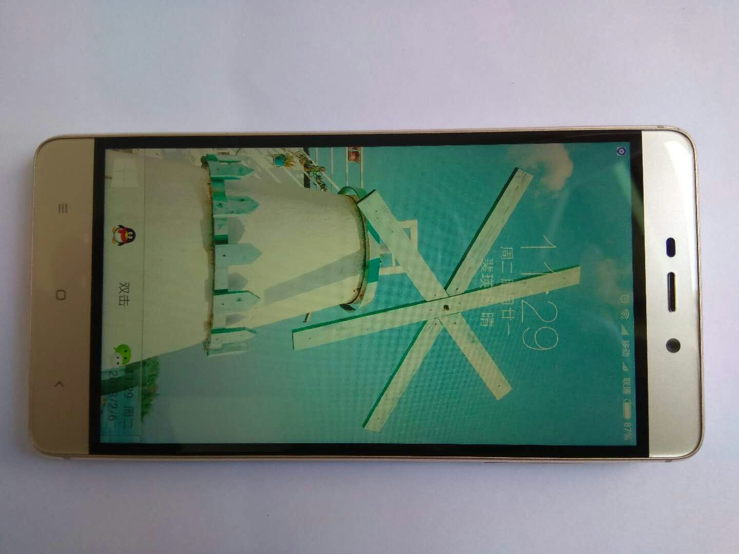 手机贴钢化膜要把原机膜撕了吗,新手机要不要在原膜上贴钢化膜