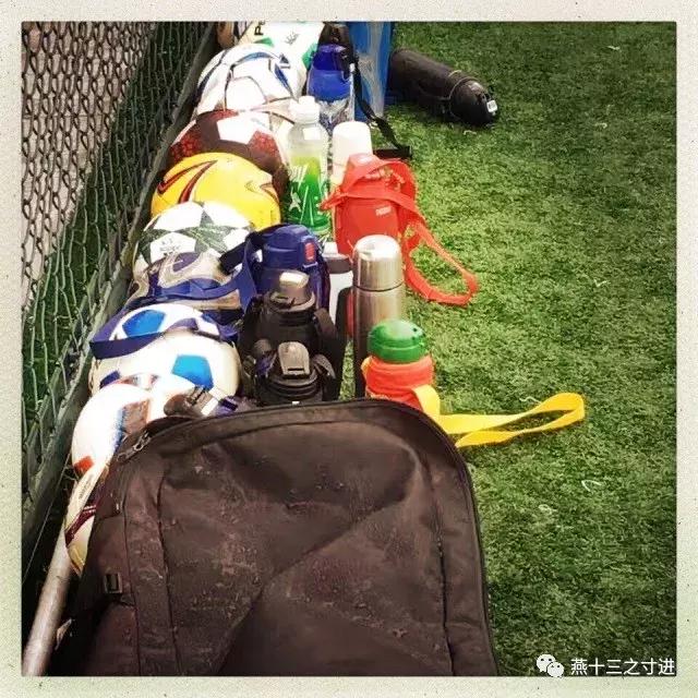 为什么日本踢球的孩子多,在日本踢球的小孩