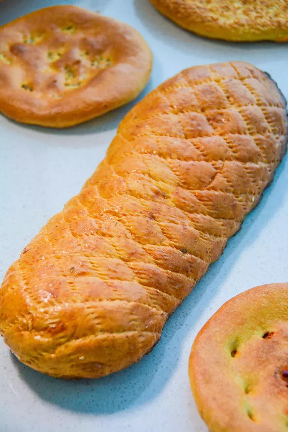 昌吉哪一家的馕做的好吃,昌吉最好吃的馕饼