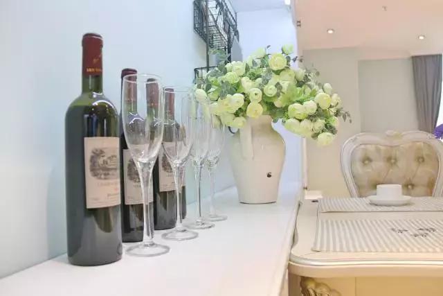 装白色的家具好看吗,装白色的柜子不耐脏吧