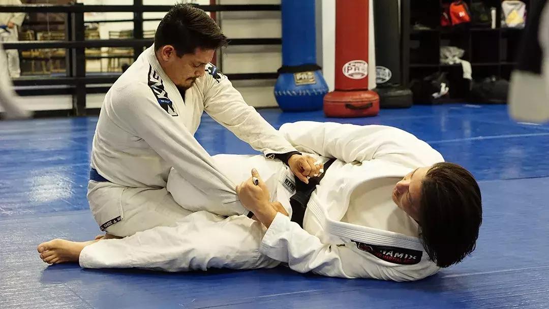 如何翻身把ta压在身下，可能你需要一些让ta俯首称臣的技巧！