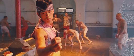 谁说国内没有歌舞片，难道忘了周杰伦的《天台爱情》？