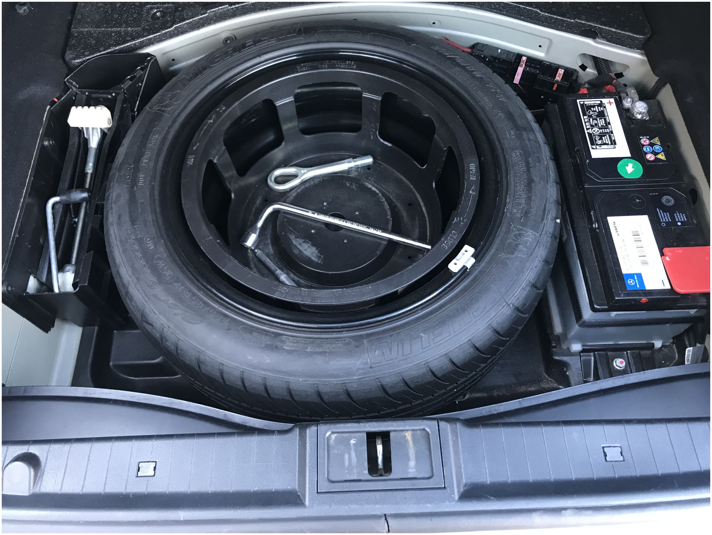 奔驰e280哪一年的车,跑了10年的车怎么样