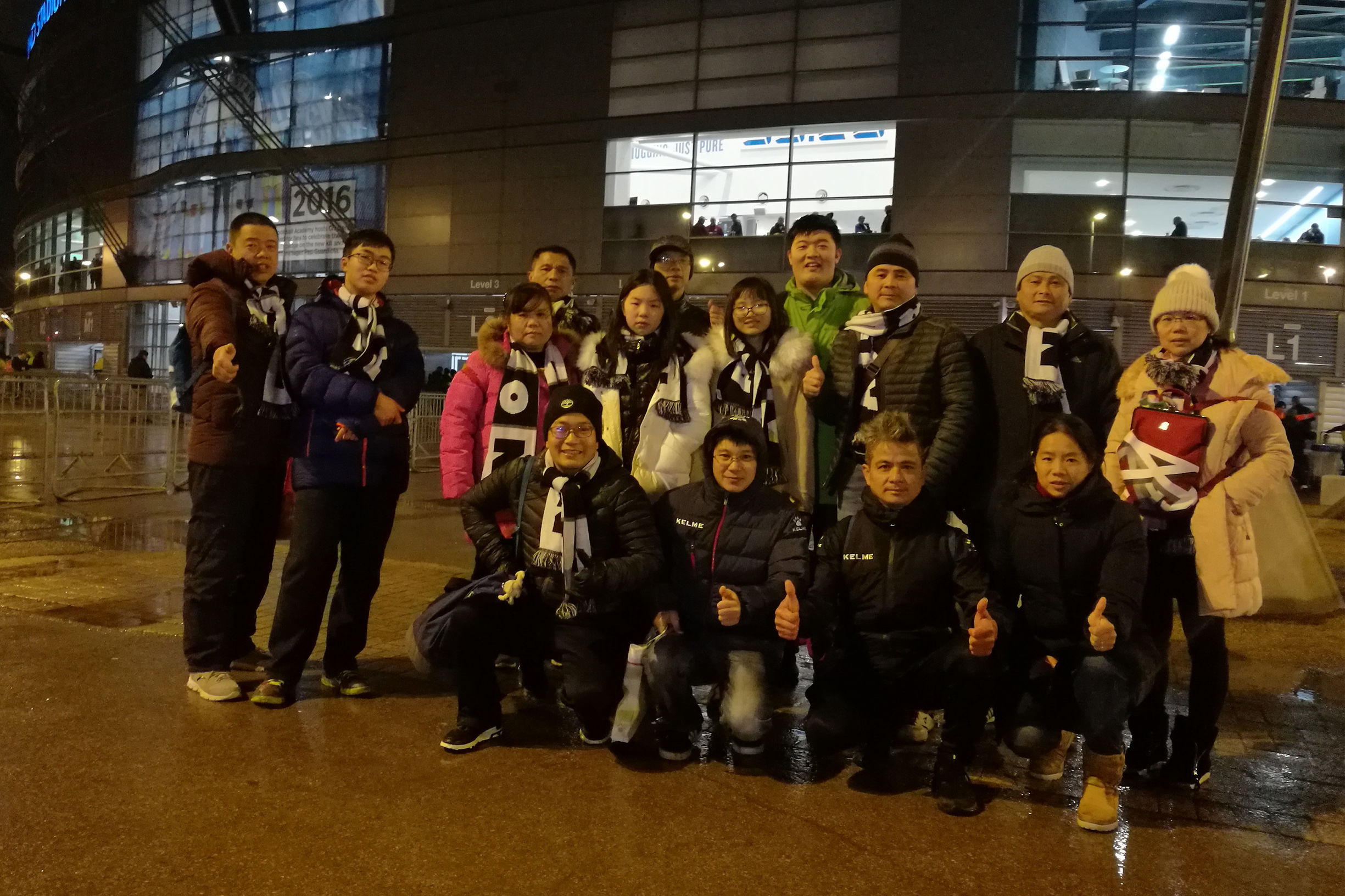 一周双赛风雨相随，中国球迷团观战西布朗