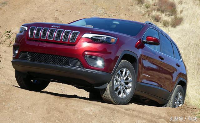 全新jeep自由光两驱和四驱的区别,全新jeep自由光四驱越野