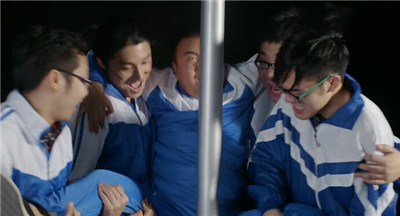 男同学,明天你是否会想起风靡校园的“柱体游戏”?