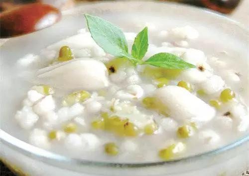 洗澡太勤长痘,长时间不洗后有鱼鳞