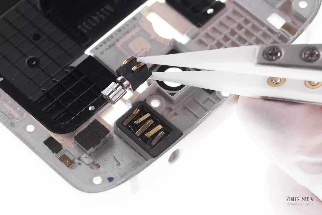 motox一代拆解,motox极耐摔吗