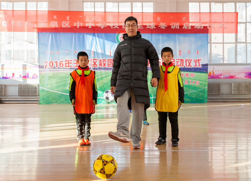 玉泉区校园足球联赛,全省青少年校园足球节起航绿茵梦