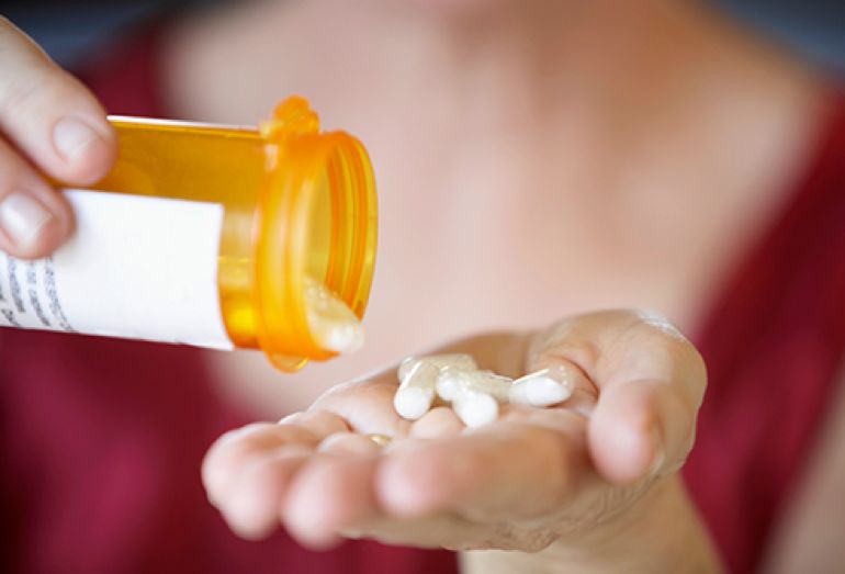 拔牙后浑身发冷是什么原因,浑身发冷嗓子疼是什么原因