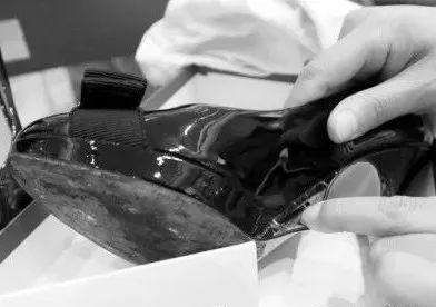 辽宁人自己的鞋类商品“三包”办法拟3月15日推行