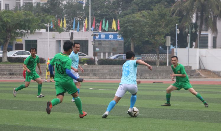 琼中县首届11人制“迎新杯”青年足球赛圆满收官~琼中体育联夺冠！