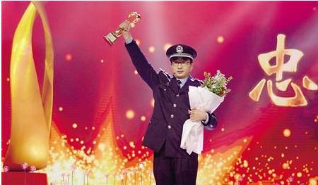 2012重庆十大感动人物,2018年感动重庆人物