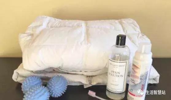 羽绒服出毛怎么办小妙招视频,羽绒服出绒怎么补救小妙招