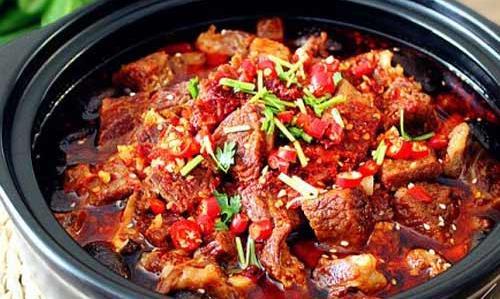 牛肉火锅的做法都有哪些种,牛肉火锅配料该怎么配