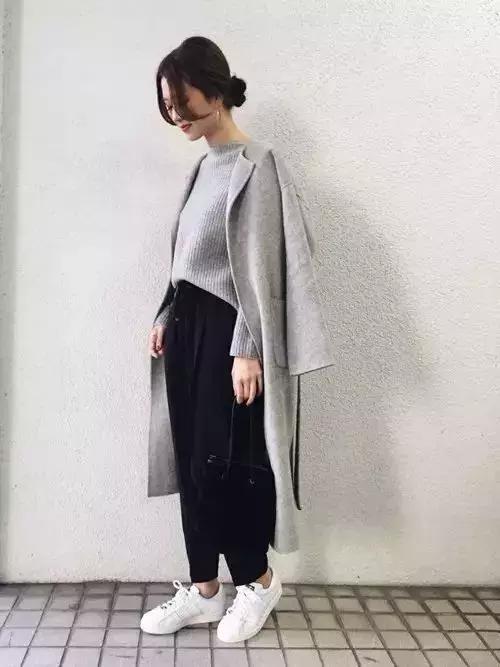 superstar璇炵敓,鍑洪亾澶氬勾渚濈劧寰堝勾杞荤殑鐖辫眴