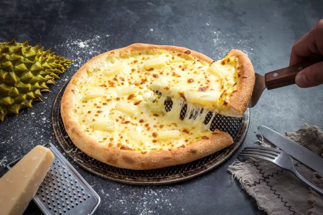 他想1年开1000家店，一块披萨里的“大野心”|慕玛披萨顾叶挺