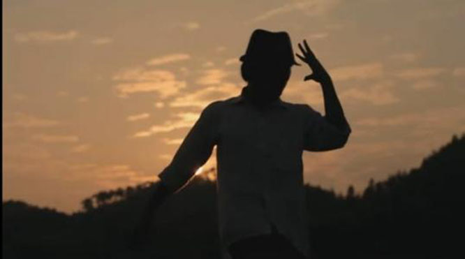 曾因机械舞而闻名全国的卓君，销声匿迹，时隔七年是在颓废吗？