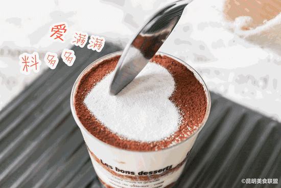 猎奇！昆明街边甜品店，居然每天200美少女拥挤这里生吃多肉