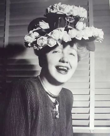 她比卓伟更恶毒，却被誉为最“伟大”的八卦记者！