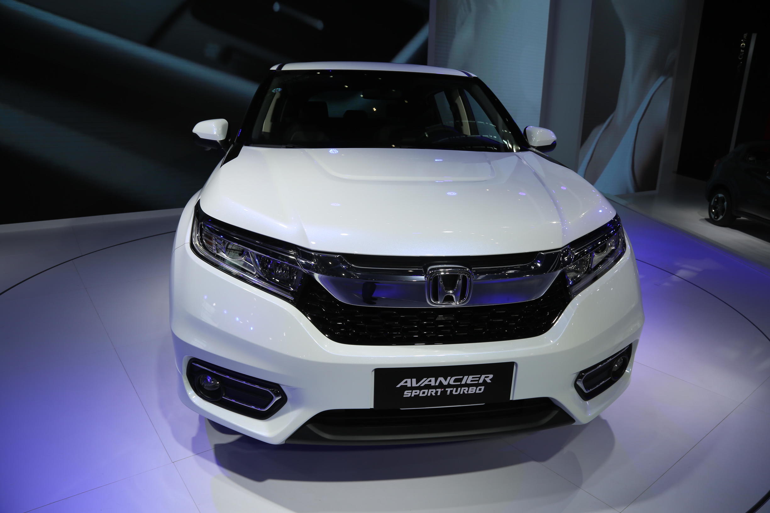 5座suv汉兰达冠道ur-v哪个好,本田ur-v说比冠道大一点是真的吗