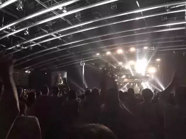 现实中的香港什么样,香港的真实社会