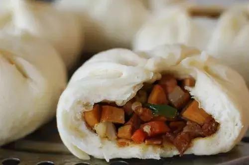 中国哪里的包子最好吃？广东叉烧包、天津狗不理、上海小笼包、成都韩包子、开封灌汤包、扬州三丁包……