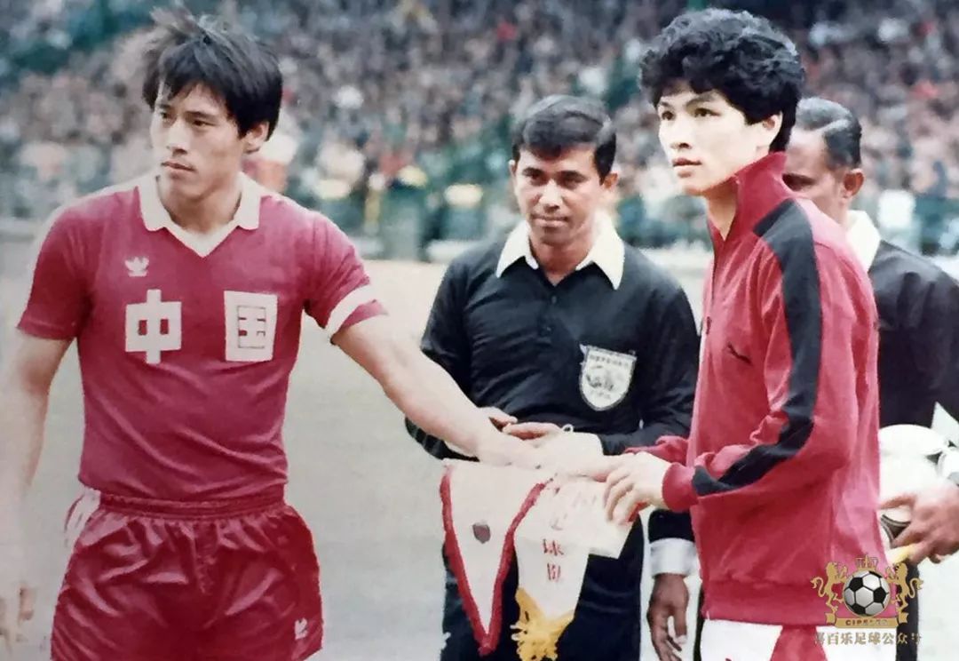 津门足球双百颂图片,津门足球双百颂签售会