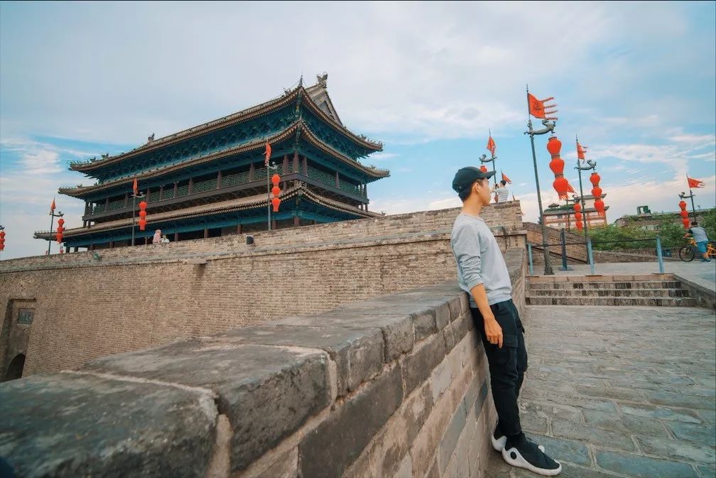 大学四年,我赚到人生第一个十万,去了十个省市,三个国家