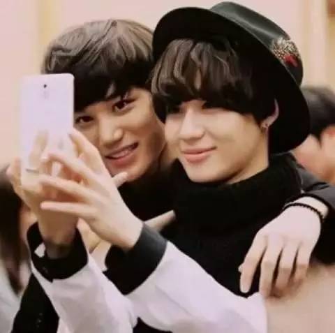 撞脸到这份上?难道你是我失散多年的......