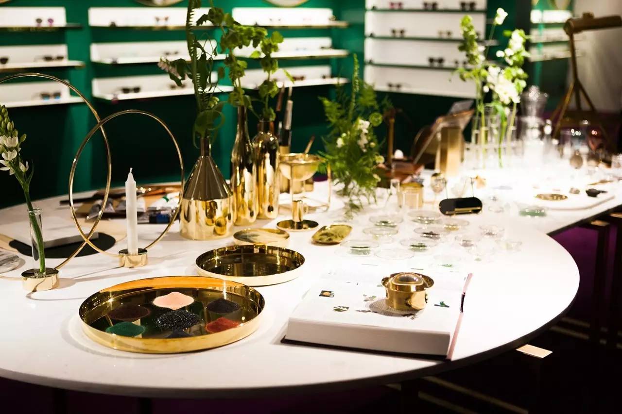 韩国比较火的墨镜,韩国超火的墨镜