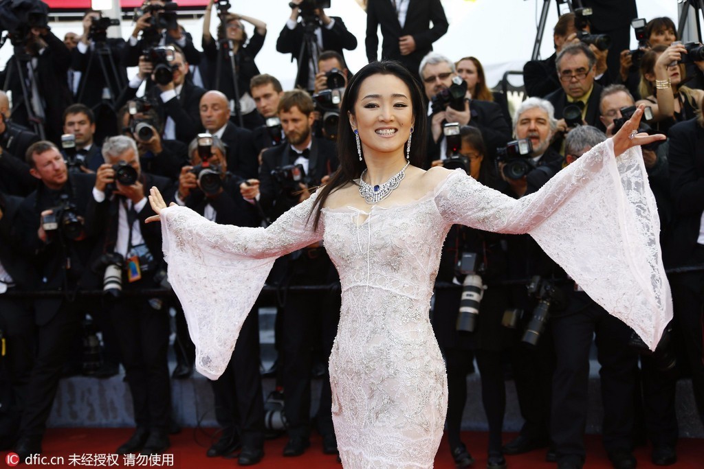 戛纳红毯|照这个趋势,村口剃头王大爷都可以出征戛纳了!