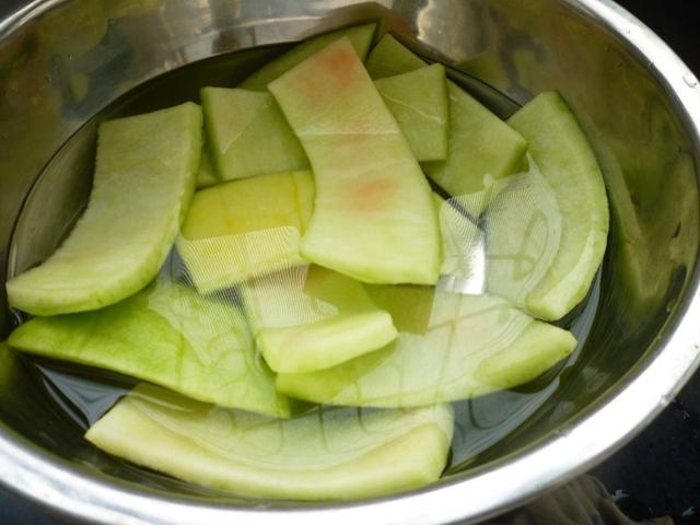 扔过就后悔！祛痘淡斑全靠它~而你竟把它当“垃圾”扔掉