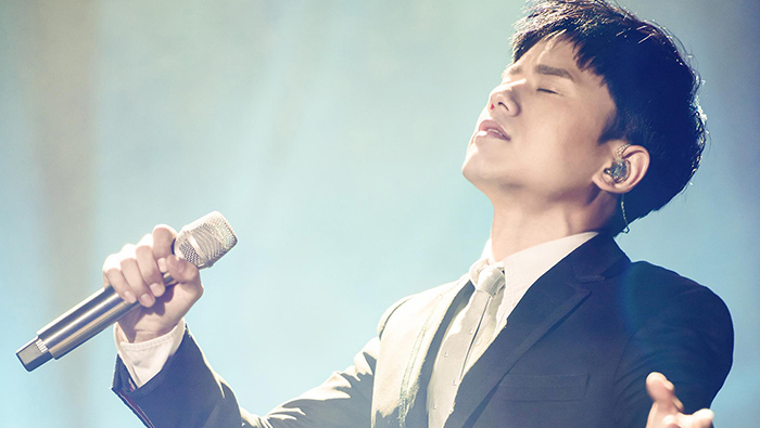 男服装搭配音乐,男生穿搭新年快乐