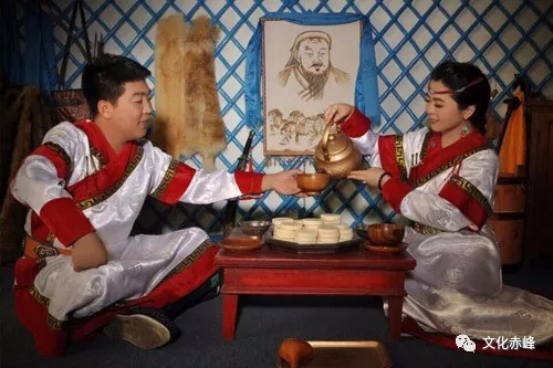 蒙古族习俗查干萨日,蒙古族查干萨日怎么过