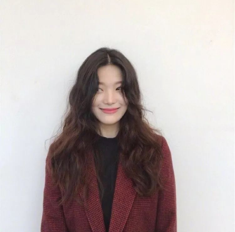 适合脸大无刘海发型,空气刘海适合脸大的人吗